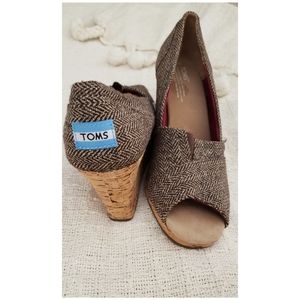 Women's Toms peeptoe wedges
